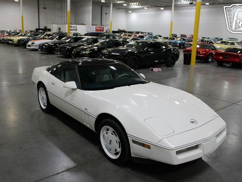 Used 1988 Chevrolet Corvette Coupe image 33
