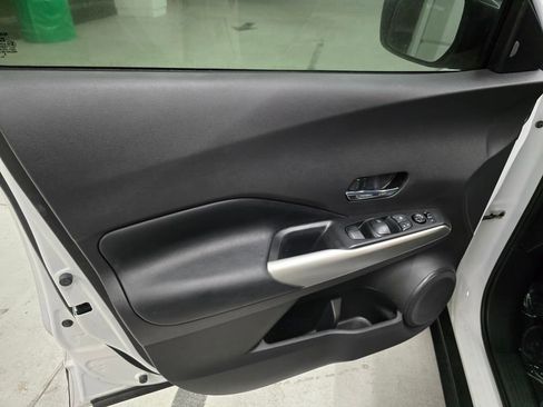 Used 2020 Nissan Kicks SR w/ SR Premium Package image 14