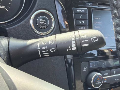 Used 2021 Nissan Rogue Sport SV FWD image 16