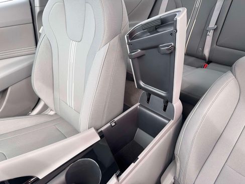 New 2026 Hyundai Elantra SEL Sport FWD image 37