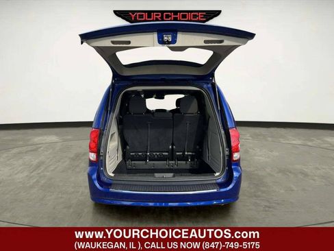Used 2019 Dodge Grand Caravan SE FWD image 21