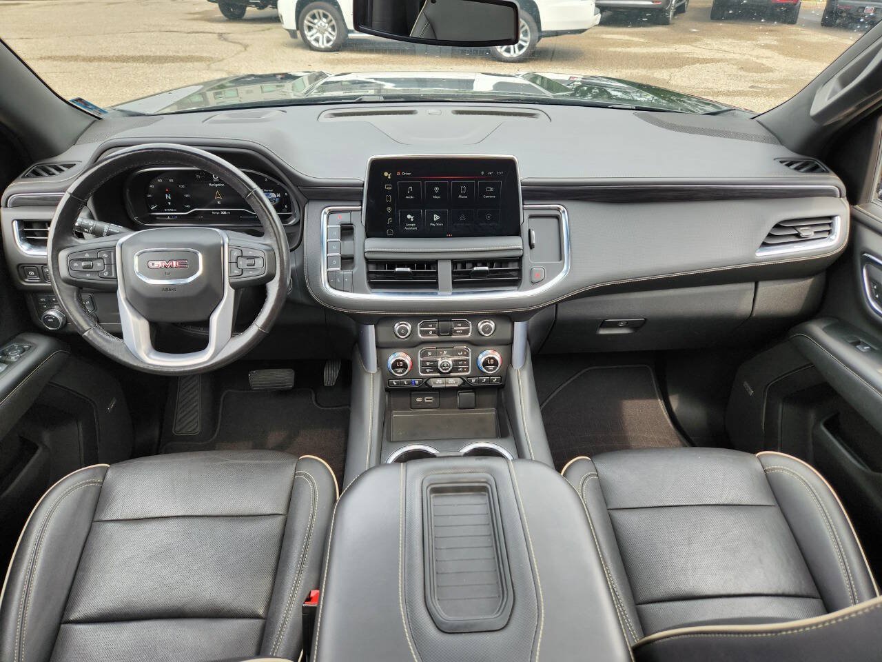 Used 2022 GMC Yukon SLT w/ SLT Premium Package AWD/4WD image 4