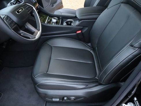 New 2025 Jeep Grand Cherokee Limited image 13