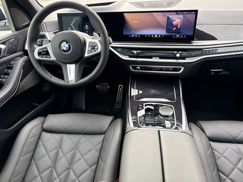 New 2026 BMW X7 xDrive40i w/ M Sport Package image 18