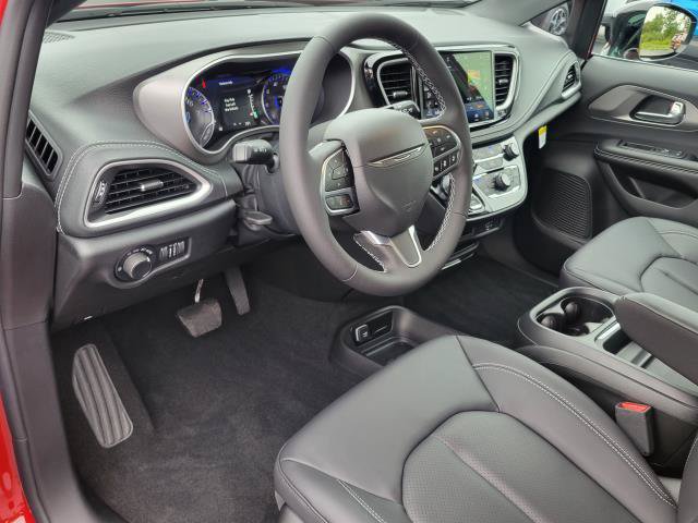 New 2027 Chrysler Pacifica Select FWD image 6