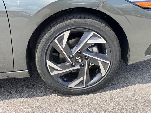 New 2026 Hyundai Elantra Limited FWD image 37