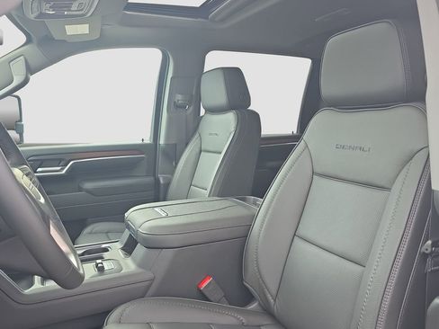 New 2026 GMC Sierra 2500 Denali w/ Technology Package AWD/4WD image 7