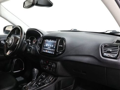 Used 2018 Jeep Compass Limited w/ Navigation Group AWD/4WD image 16