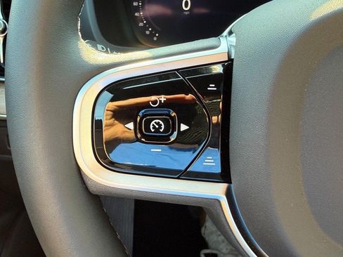 New 2026 Volvo XC90 T8 Plus w/ Protection Package Premier AWD/4WD image 15