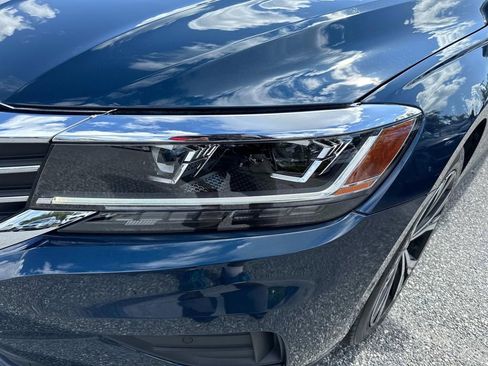 Used 2020 Volkswagen Passat 2.0T SEL image 10