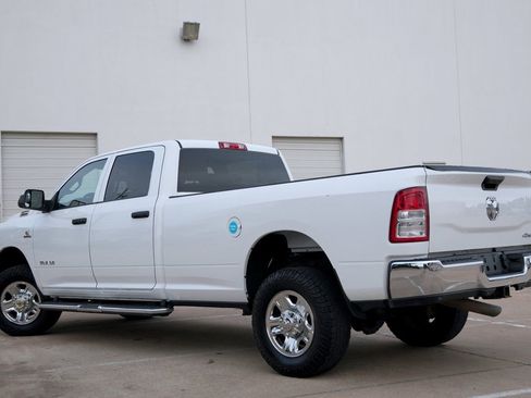 Used 2022 RAM 2500 Tradesman w/ Chrome Appearance Group AWD/4WD image 4