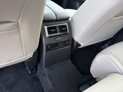 New 2026 MAZDA CX-90 Plug-In Hybrid w/ Preferred image 9