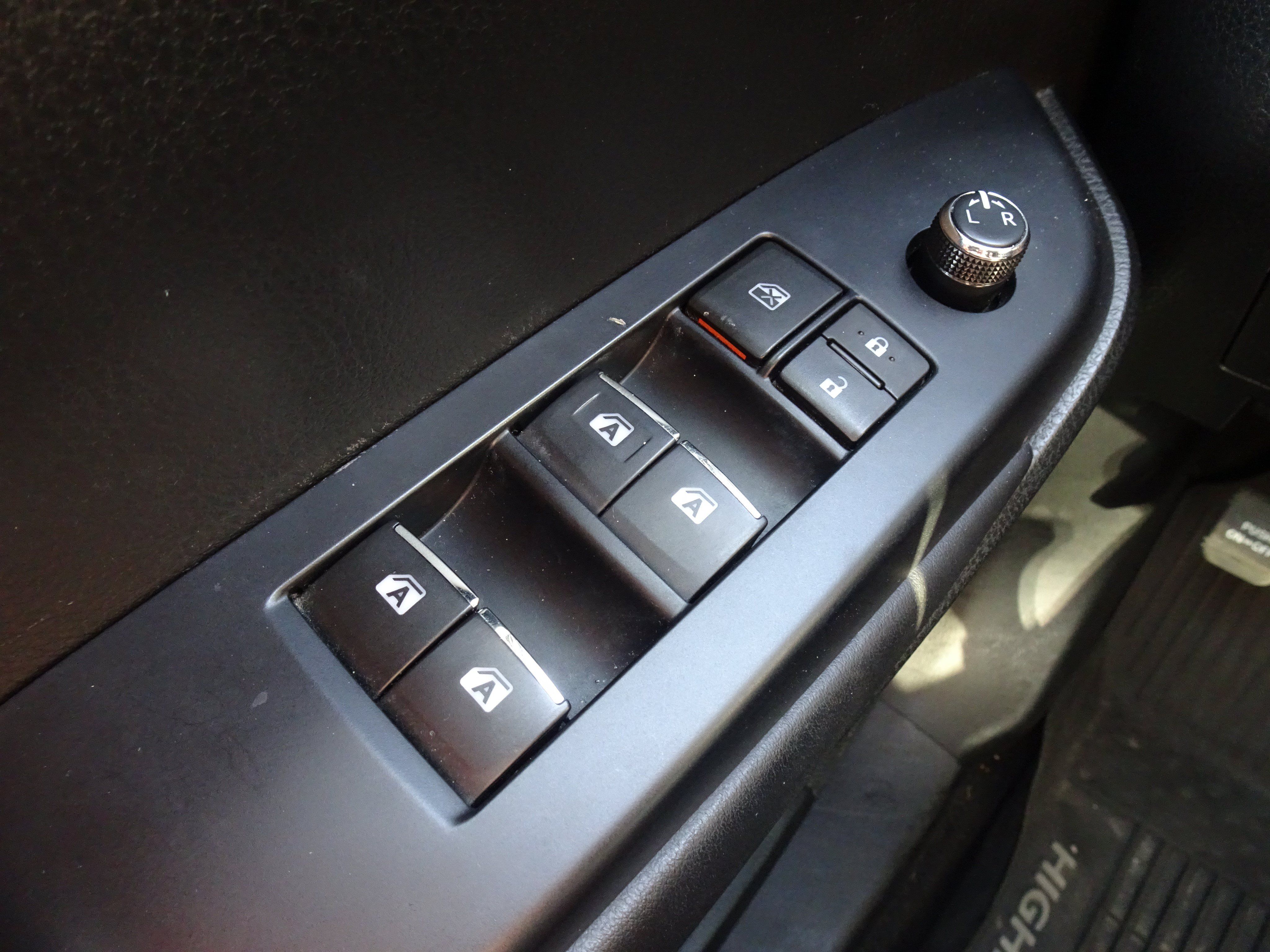 Used 2018 Toyota Highlander Limited Platinum w/ Protection Package #3 AWD/4WD image 26