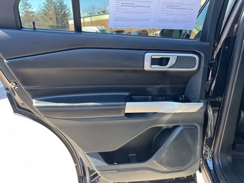 Used 2023 Ford Explorer XLT w/ Equipment Group 202A image 17