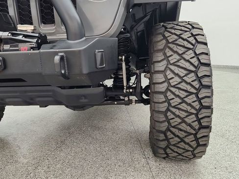 Used 2022 Jeep Gladiator Rubicon w/ LED Lighting Group AWD/4WD image 11