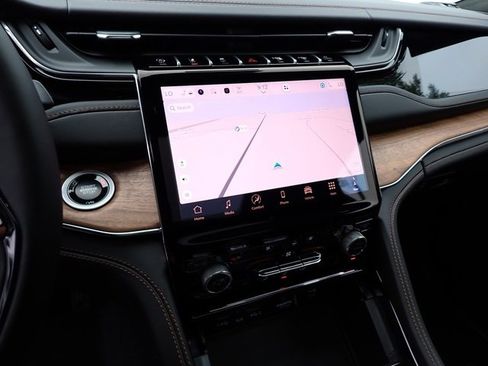 New 2025 Jeep Grand Cherokee Summit image 18