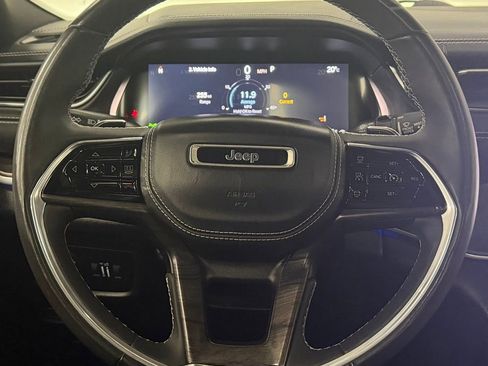Used 2023 Jeep Grand Cherokee Overland image 16