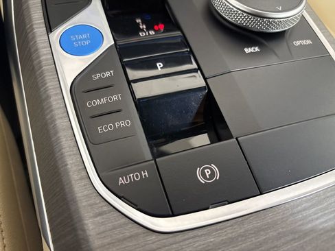 Certified 2025 BMW i4 eDrive40 image 17