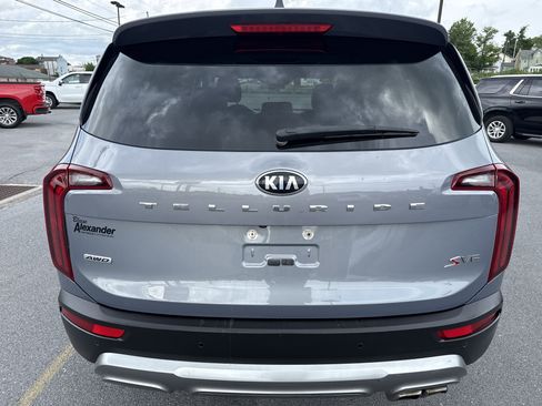 Used 2020 Kia Telluride S w/ S 8 Passenger Seating Package AWD/4WD image 4