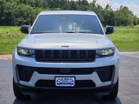 New 2026 Jeep Grand Cherokee L 2WD image 2