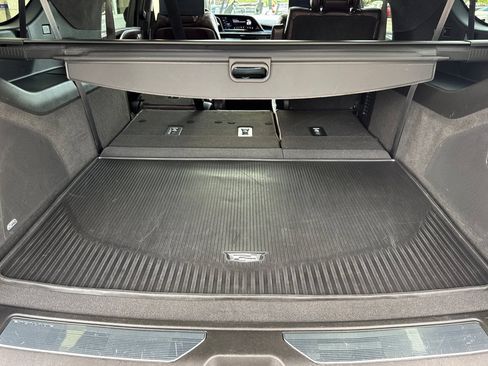 Certified 2022 Cadillac Escalade ESV Sport Platinum AWD/4WD image 19