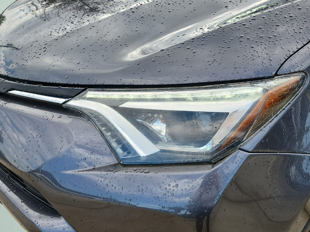 Used 2017 Toyota RAV4 Limited AWD/4WD image 33