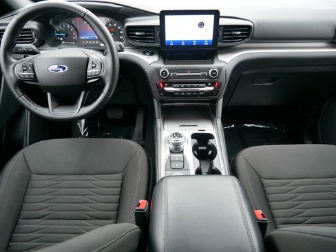 Certified 2025 Ford Escape Platinum AWD/4WD image 17