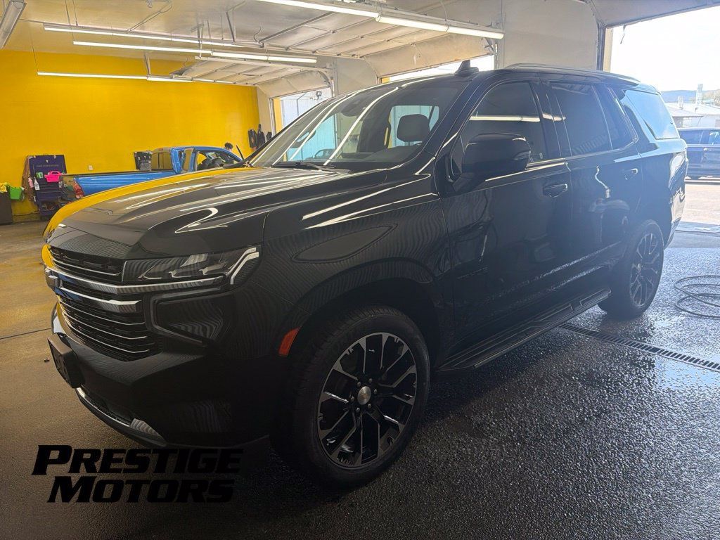 Used 2022 Chevrolet Tahoe LT w/ Luxury Package AWD/4WD image 2