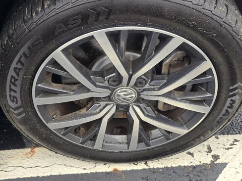 Used 2019 Volkswagen Tiguan SE AWD/4WD image 18