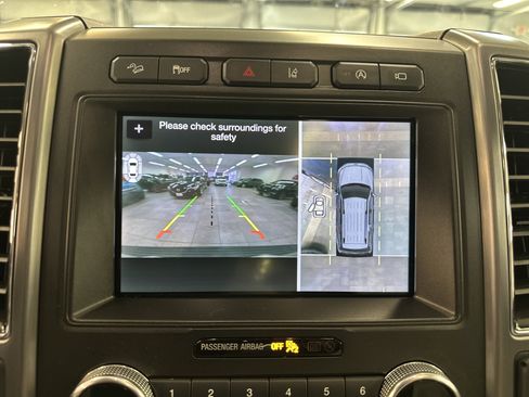 Used 2019 Ford Expedition Platinum image 34