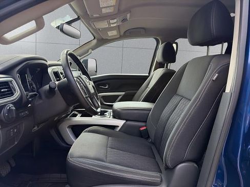 Used 2019 Nissan Titan SV w/ SV Convenience Package AWD/4WD image 24
