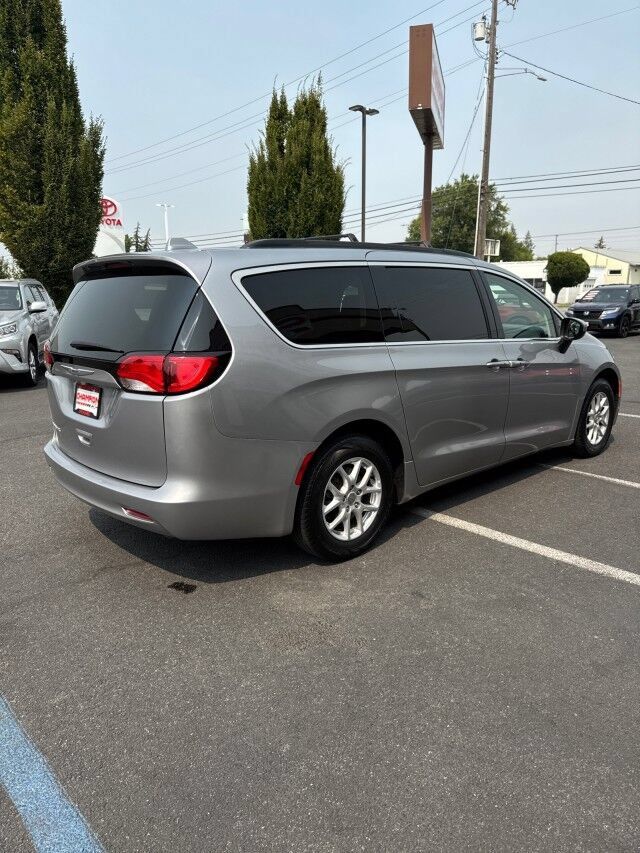 Used 2020 Chrysler Voyager Lxi FWD image 5