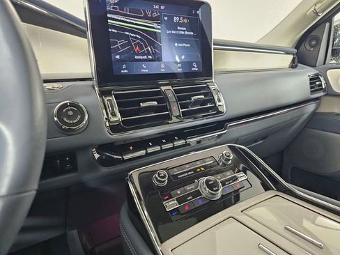 Used 2020 Lincoln Navigator Black Label w/ Cargo Convenience Package image 34