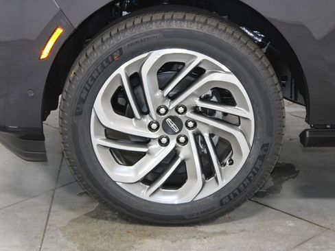 New 2025 Lincoln Navigator L Reserve image 17