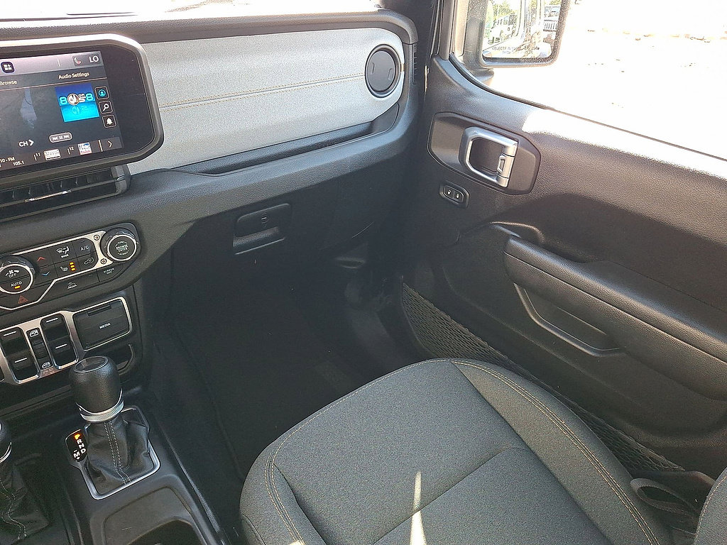 Used 2024 Jeep Wrangler Unlimited w/ Convenience Group AWD/4WD image 11