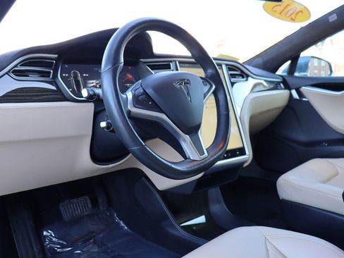 Used 2015 Tesla Model S 70D image 10