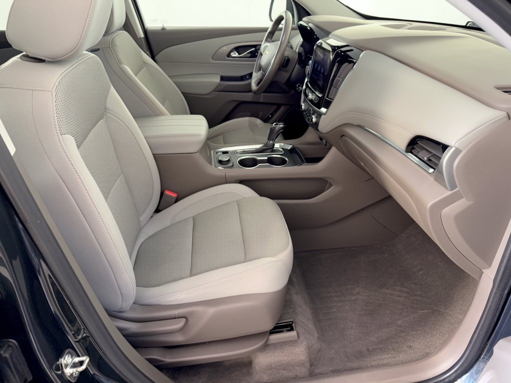 Used 2020 Chevrolet Traverse LT FWD image 30