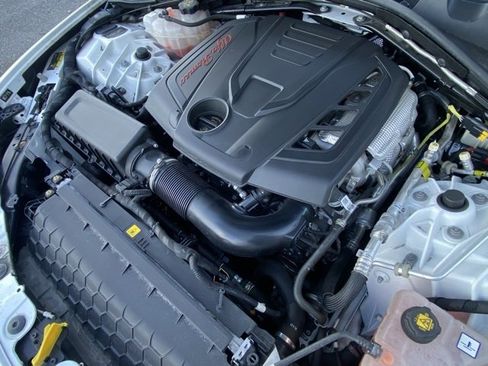 Used 2022 Alfa Romeo Giulia Veloce image 11