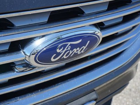 Used 2019 Ford Edge SEL w/ Equipment Group 201A FWD image 12
