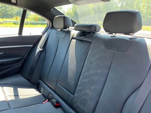 Used 2018 BMW 330i xDrive Sedan w/ Convenience Package AWD/4WD image 21