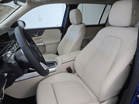 New 2026 Mercedes-Benz GLB 250 4MATIC image 16