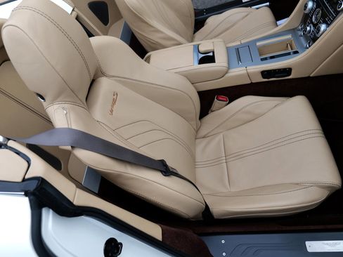 Used 2015 Aston Martin V8 Vantage S image 32