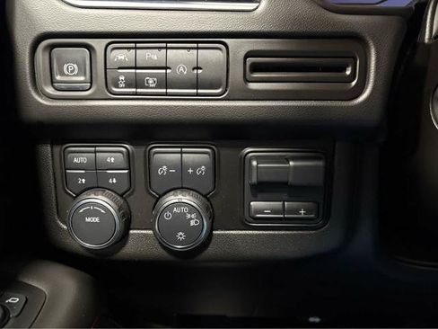 Used 2024 Chevrolet Tahoe RST w/ Sport Performance Package AWD/4WD image 27