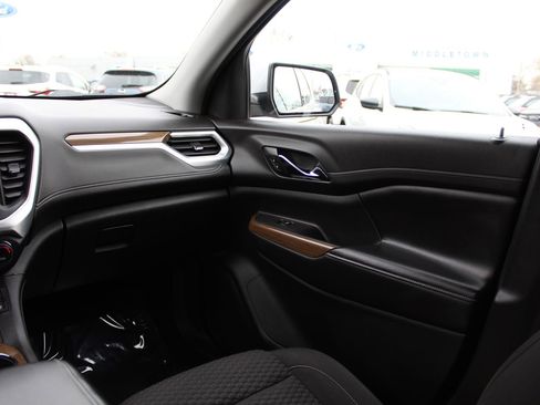 Used 2019 GMC Acadia SLE image 11