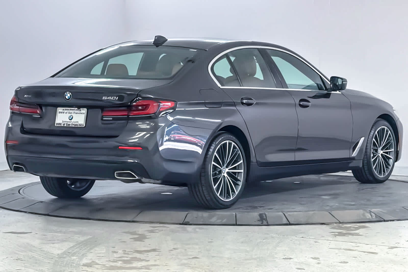 Used 2023 BMW 540i xDrive w/ Premium Package AWD/4WD image 2
