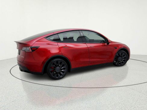 Used 2024 Tesla Model Y Performance image 9