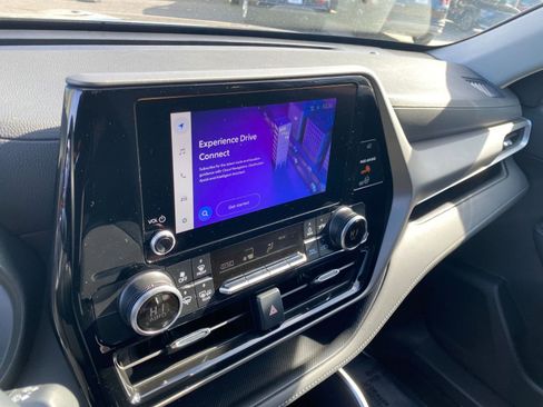 Used 2025 Toyota Highlander LE image 20