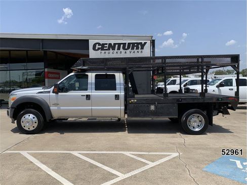 Used 2016 Ford F550 2WD Crew Cab Super Duty w/ XLT Interior Package image 4
