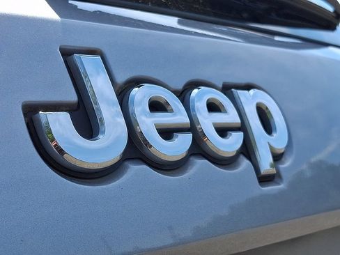 Certified 2019 Jeep Grand Cherokee Limited w/ Luxury Group II AWD/4WD image 31