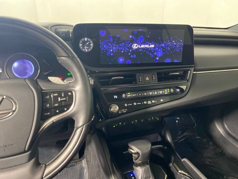 Used 2023 Lexus ES 300h w/ Accessory Package (Z2) FWD image 17